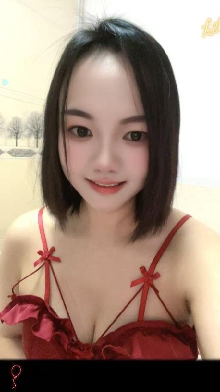 大灯娇小美妇
