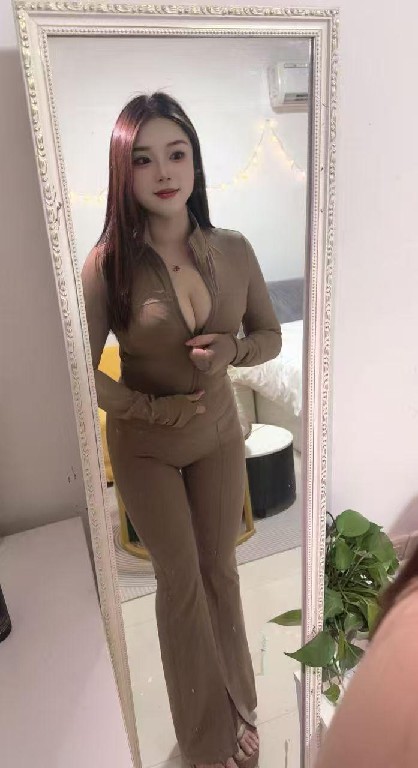 性感爆乳御姐琳琳