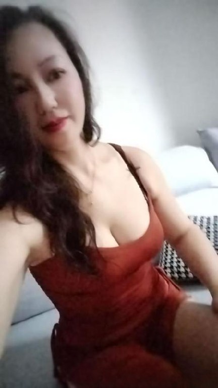 华新街性瘾贱浪御姐