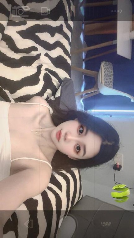 吴中长腿嫩妹大蟒蛇