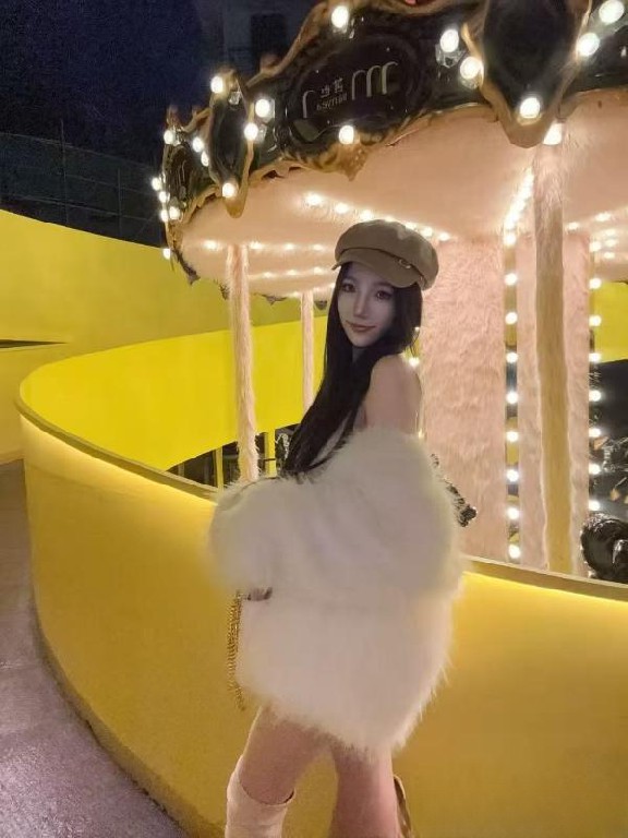 高颜值高挑美女