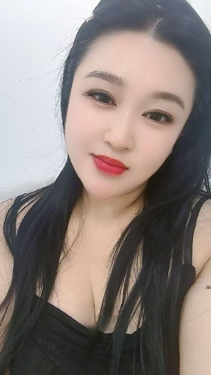 大胸吸精少妇可飞