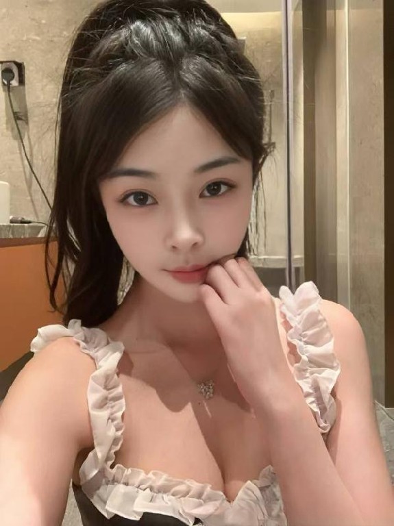 可爱成熟美少女