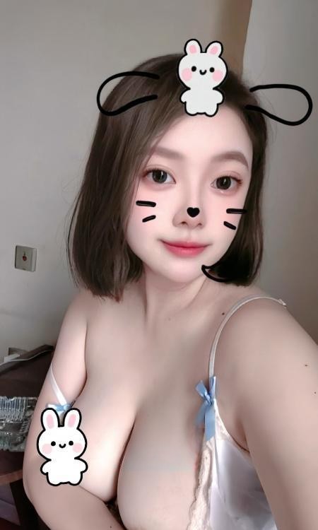 性感大胸尤物小妹