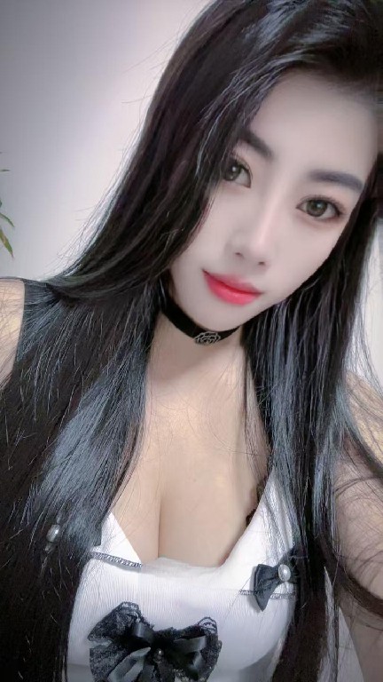 年轻美女水多三点粉口活一绝