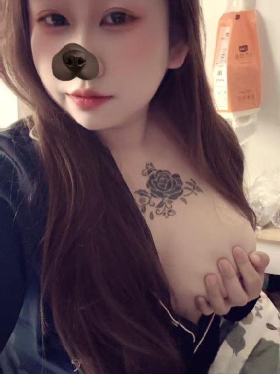 n刷巨乳肥臀小美女