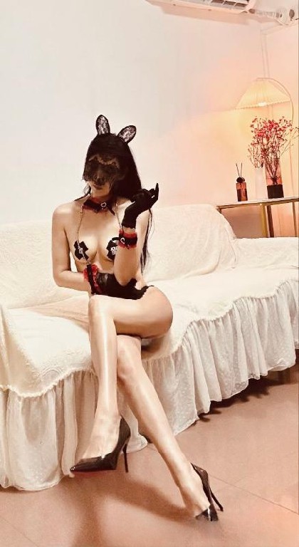 高挑大长腿颜值妹子