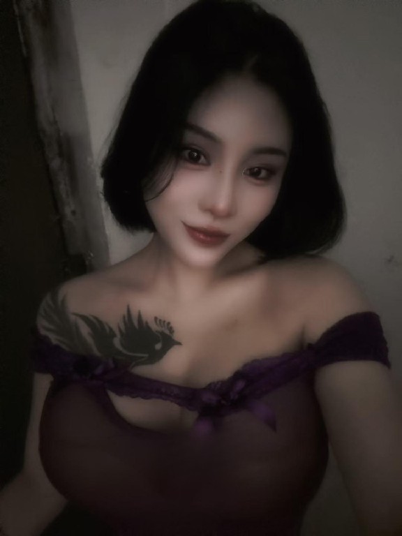 性感尤物大胸嫩妹