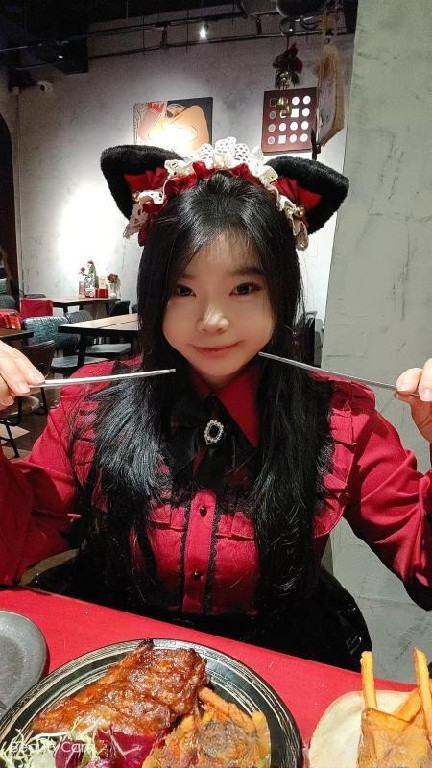 武昌肥臀嫩妹果果sm