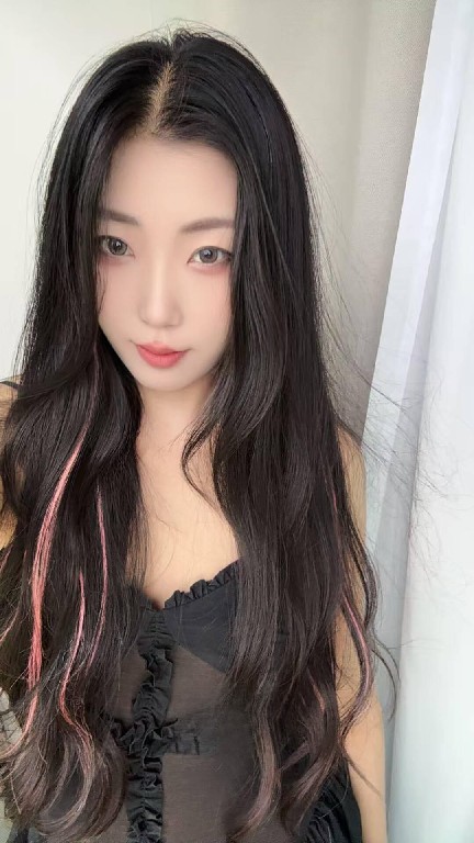 小嫩妹前凸后翘