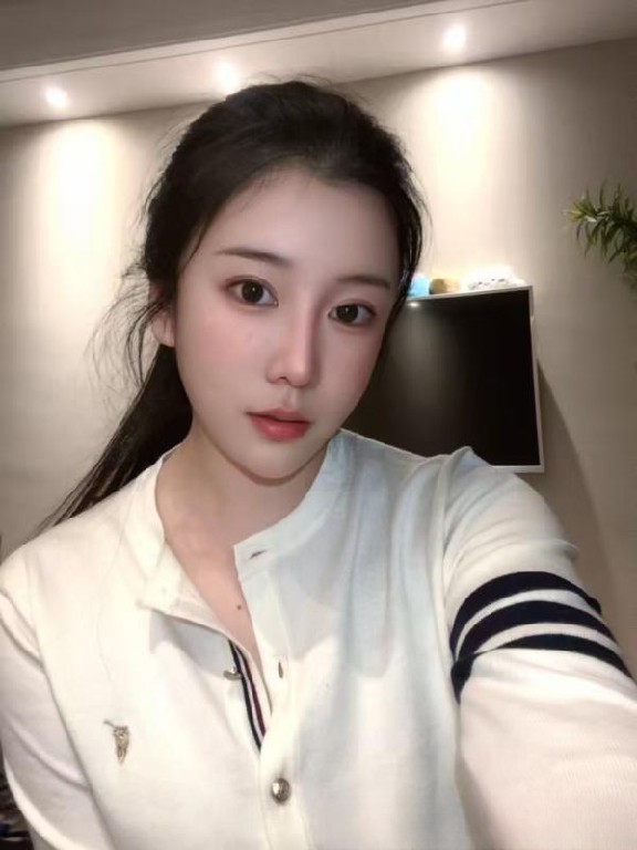 江宁颜值美女沐沐