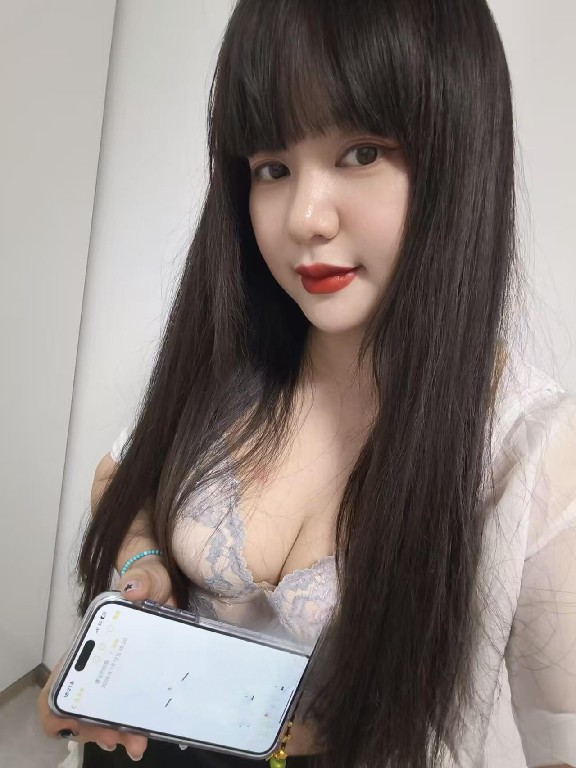 洪山白沙洲喷水小姐姐