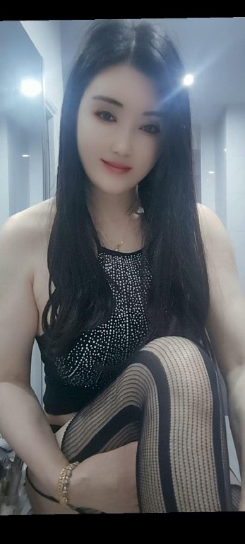 温馨干净穿着情趣衣服黑丝好诱惑凹凸有致的身材