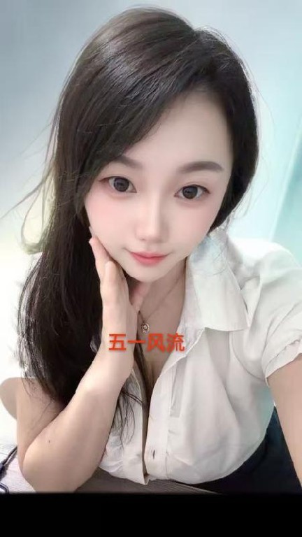 大胸清纯外语老师