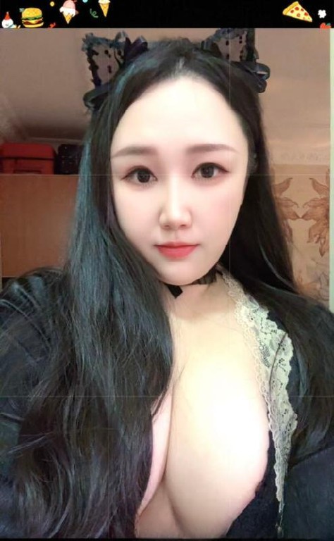 大胸少妇小姐姐