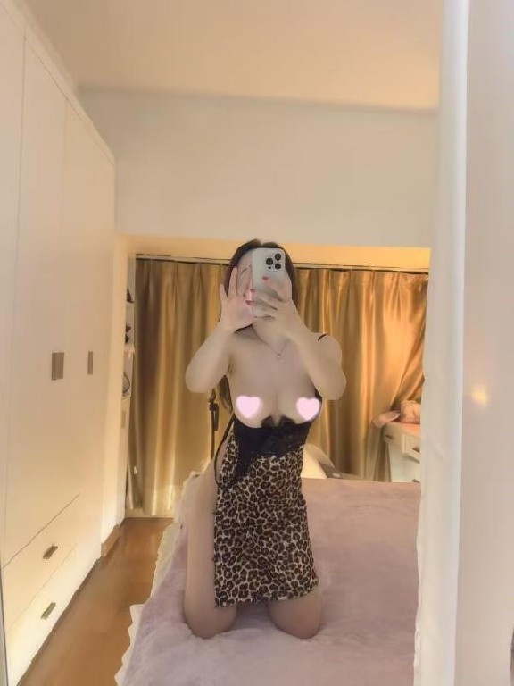 龙华易高潮小艾米