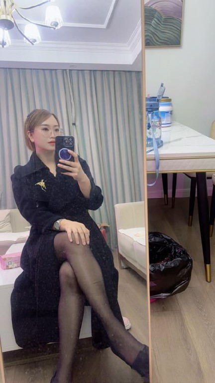 爱运动的眼镜姐