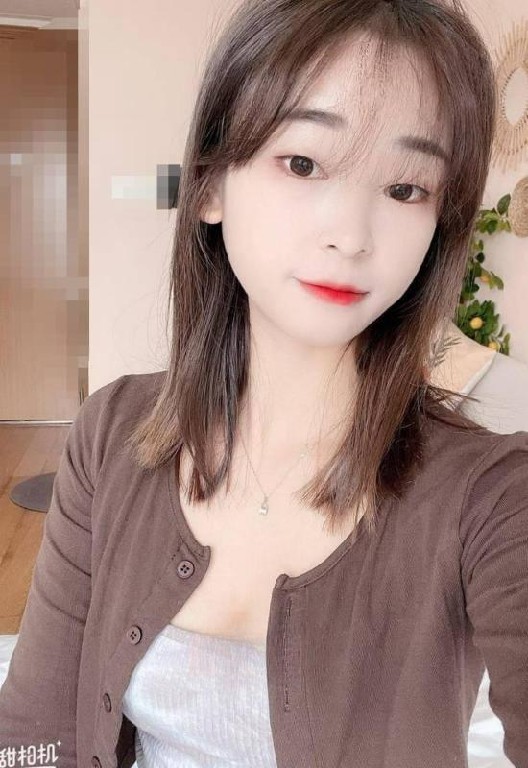 小姐姐白嫩有点娇羞 骚穴很紧