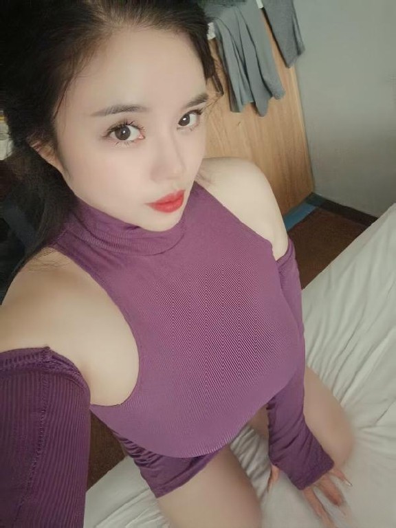 D奶巨乳御姐媚儿