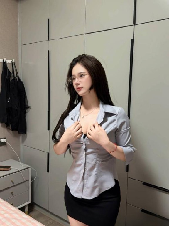 上城翘臀御姐雅琪