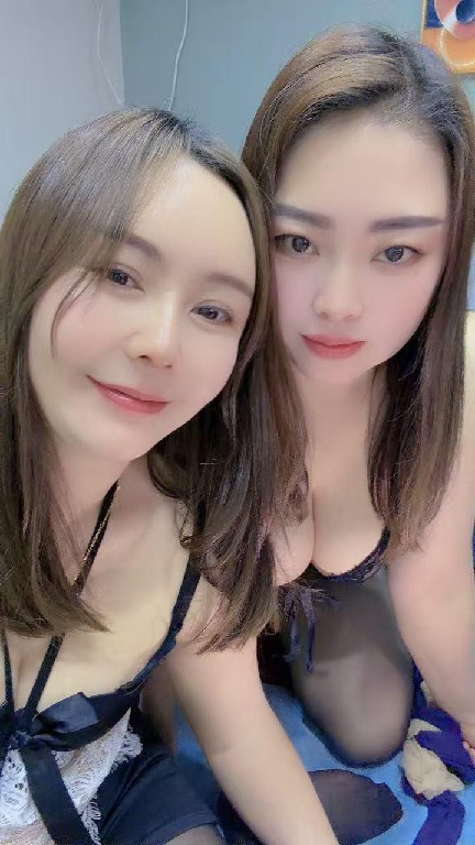 双飞姐妹花，可SM莞式真服务