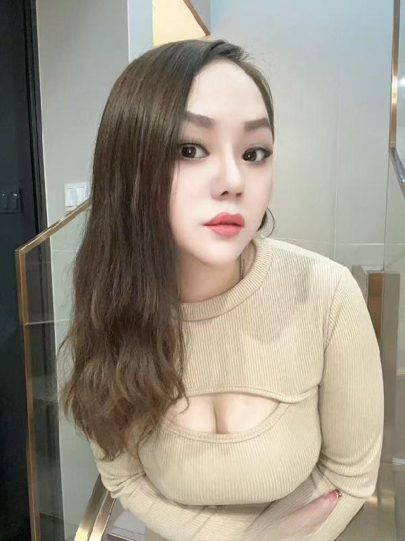 罗湖巨乳风骚少妇