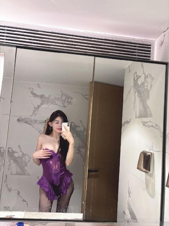 腿长腰细胸大白虎老师