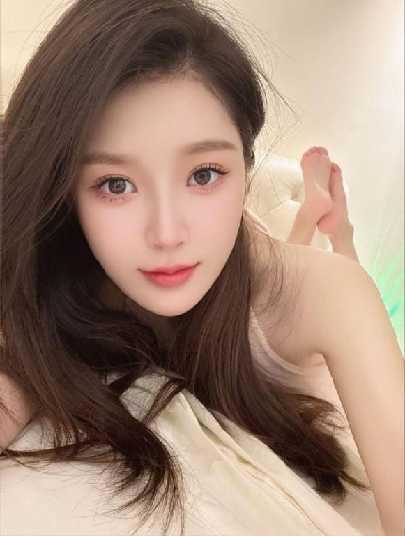 服务系颜值悠悠老师