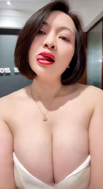 滨江巨乳骚娃夏沫