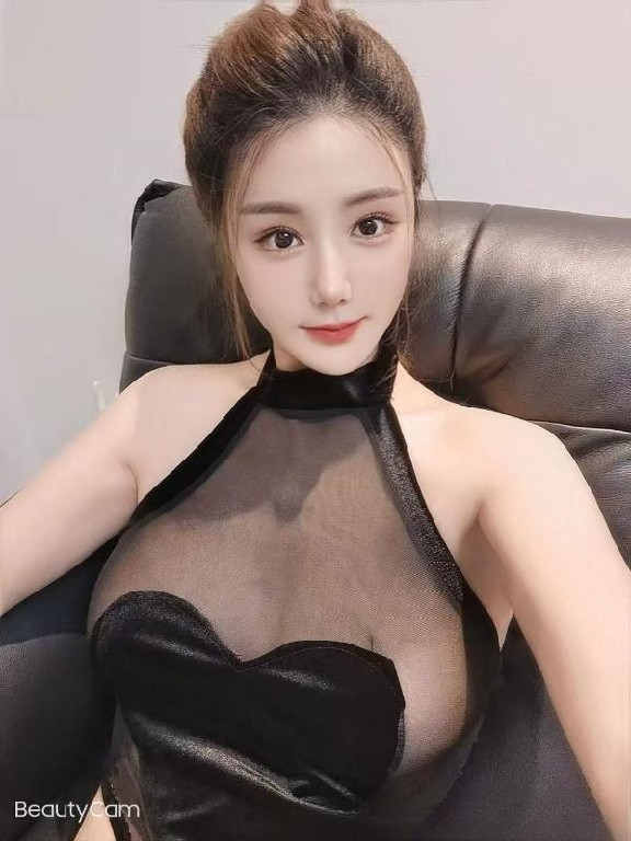 丰满性感翘臀绾绾