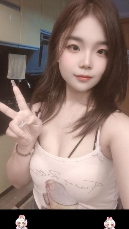 翘臀豪乳小妹粉嫩清纯口活好