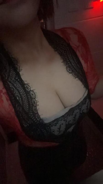 徐东大奶骚妹媚娘