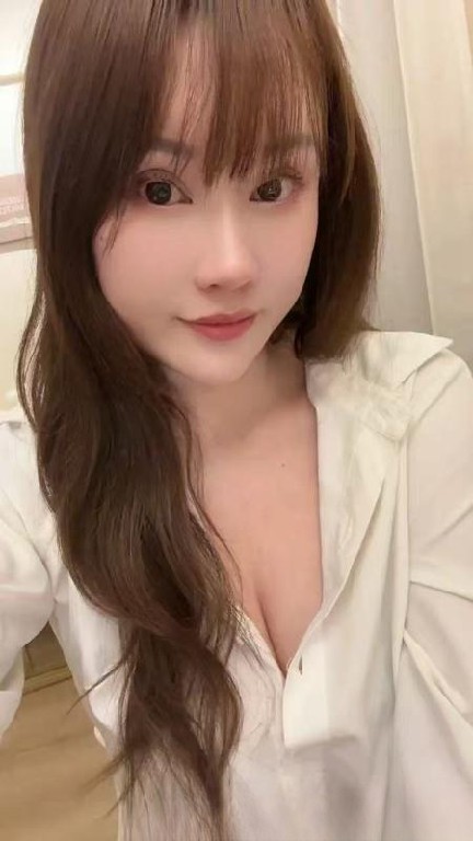 美臀大奶骚姐姐