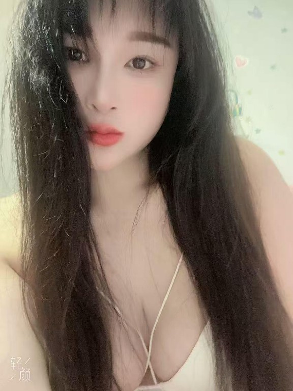 七里河性感粉嫩小姐姐