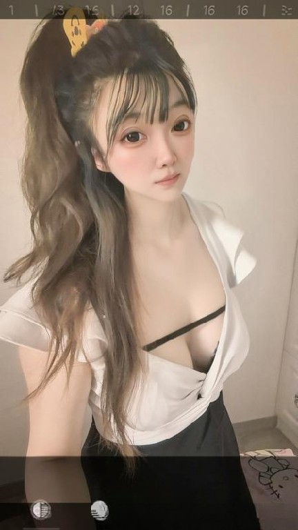 大奶娃娃脸少妇