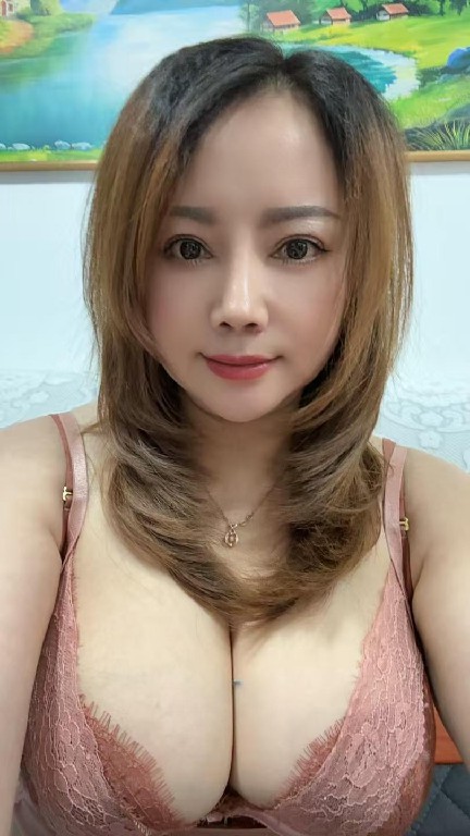 金马路大奶熟女