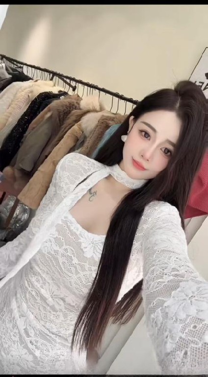 花果园钱多多小姐姐