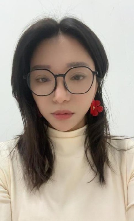 戴眼镜的风骚少妇