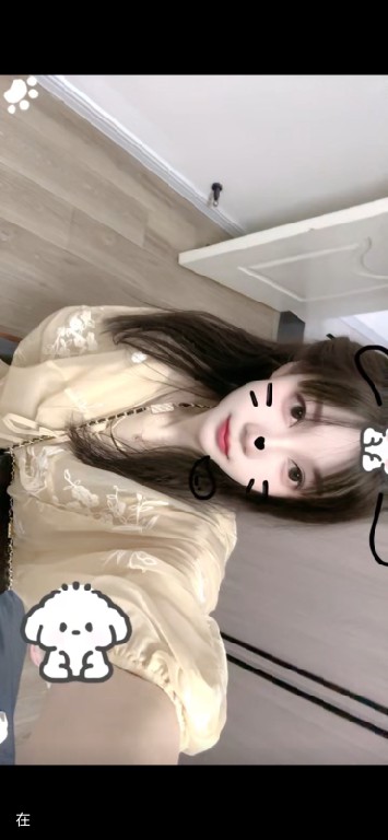 过年不休息小姐姐