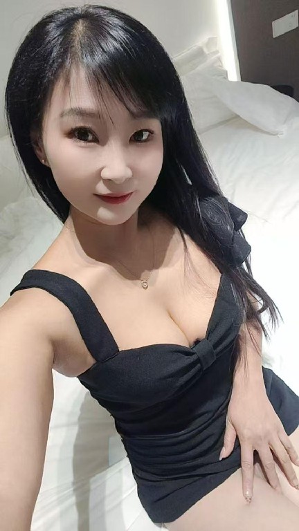 很骚很带劲的大奶姐姐