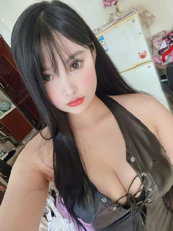 武侯D奶巨乳晴儿