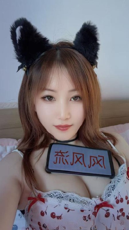 小巧玲珑小少妇