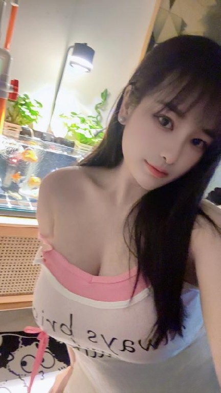 性感巨乳小姐姐