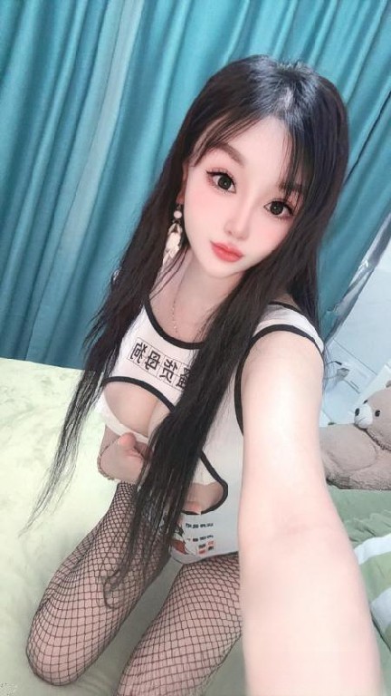 自聊大胸妹依诺