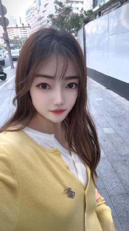 性感美乳小财迷