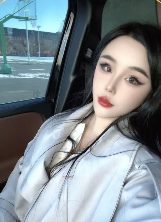 肤白貌美小骚货