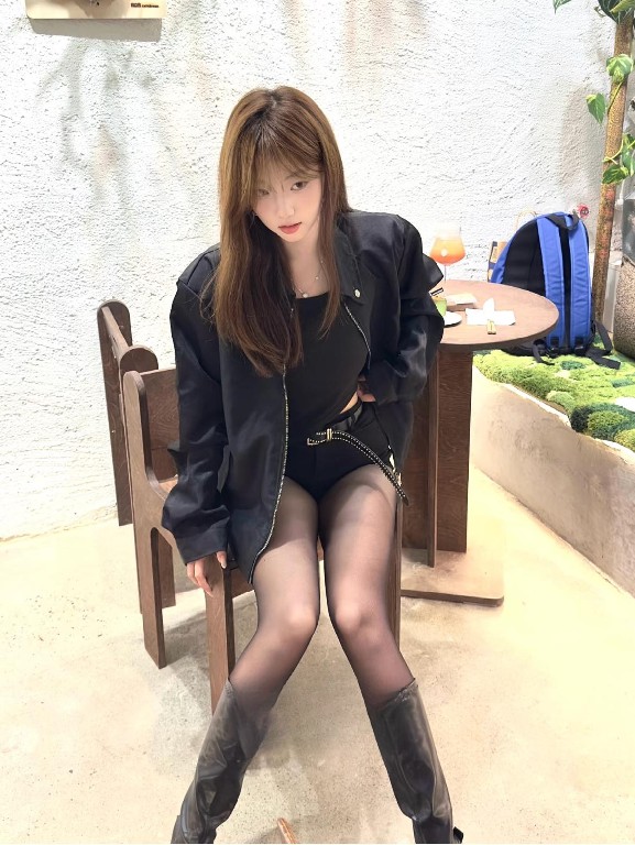 岛内外都能跑黑丝制服小蛮腰