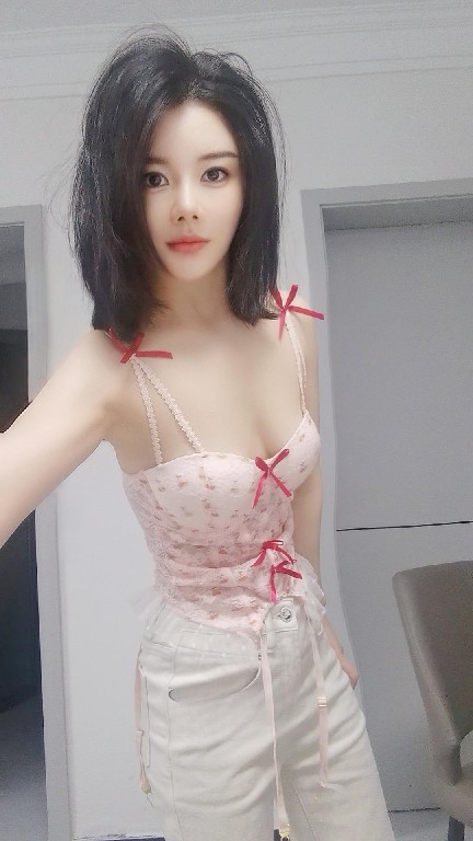 金水性感妩媚小姐姐