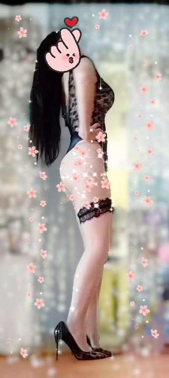 大奶丝足美少妇