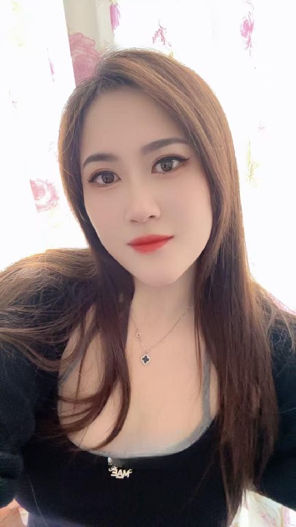 欧美丰满型，性价比高的小姐姐